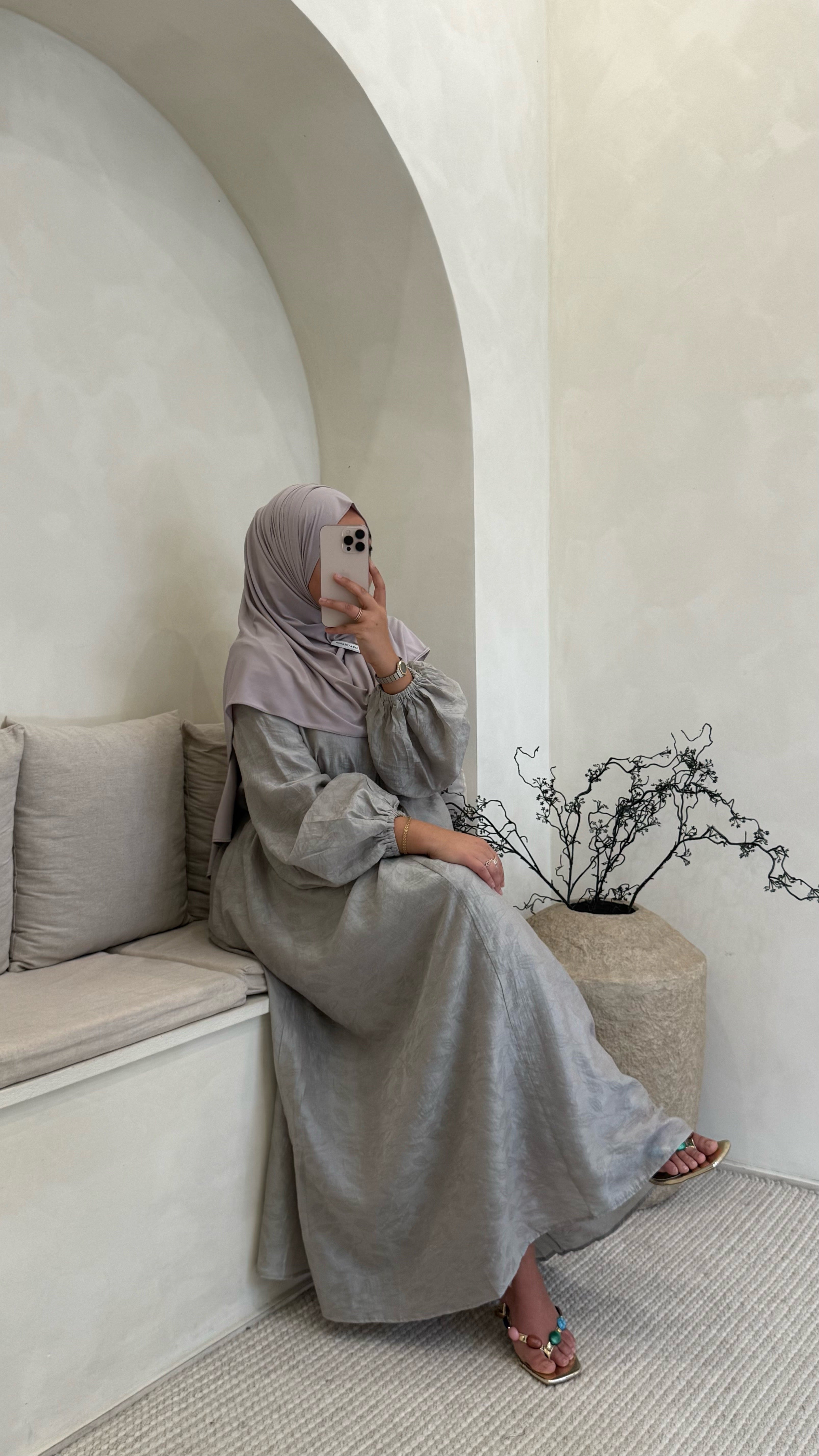 Robe Grey