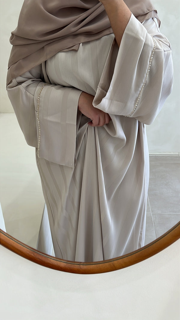 Abaya Isara