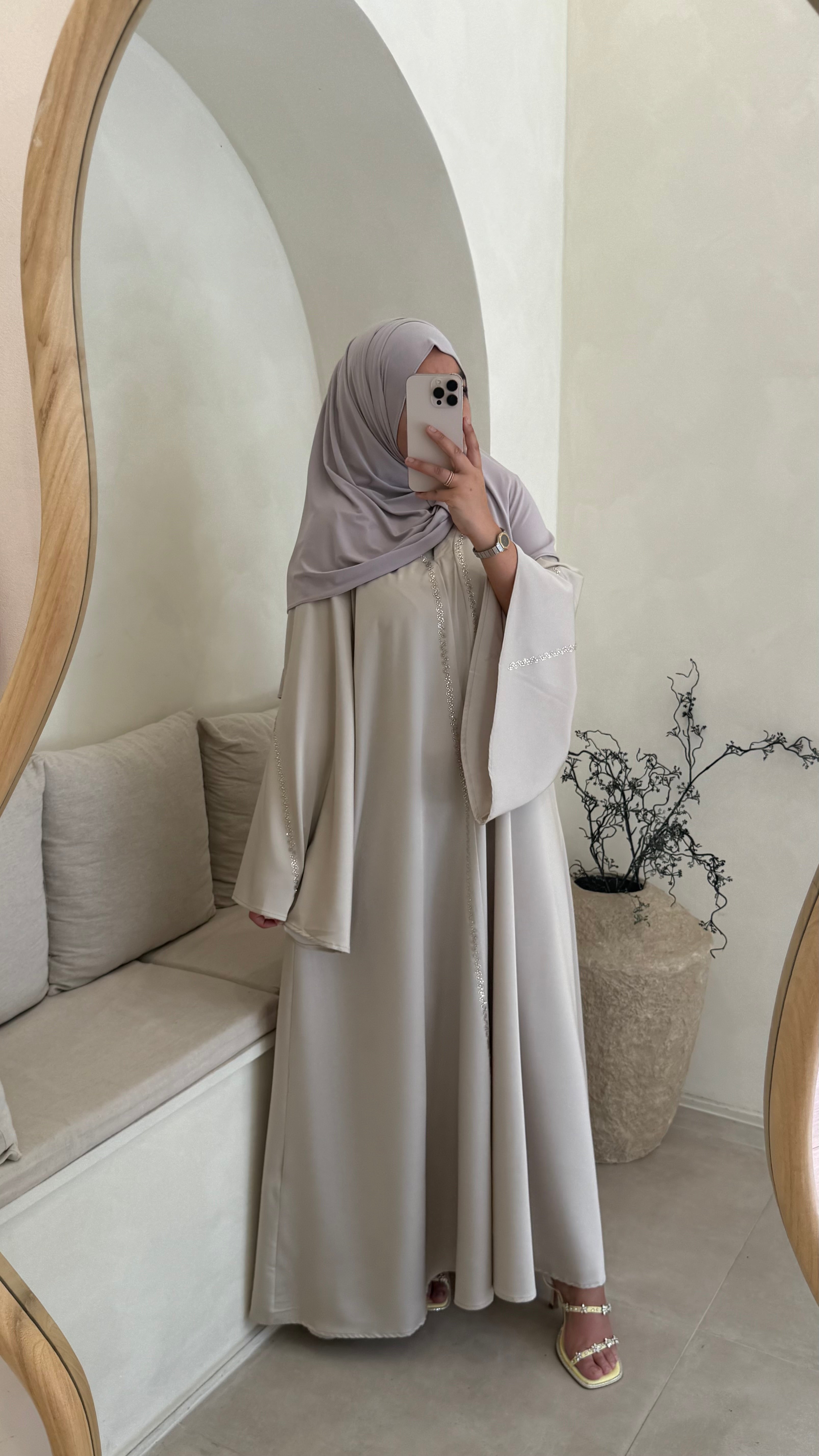 Abaya Lina