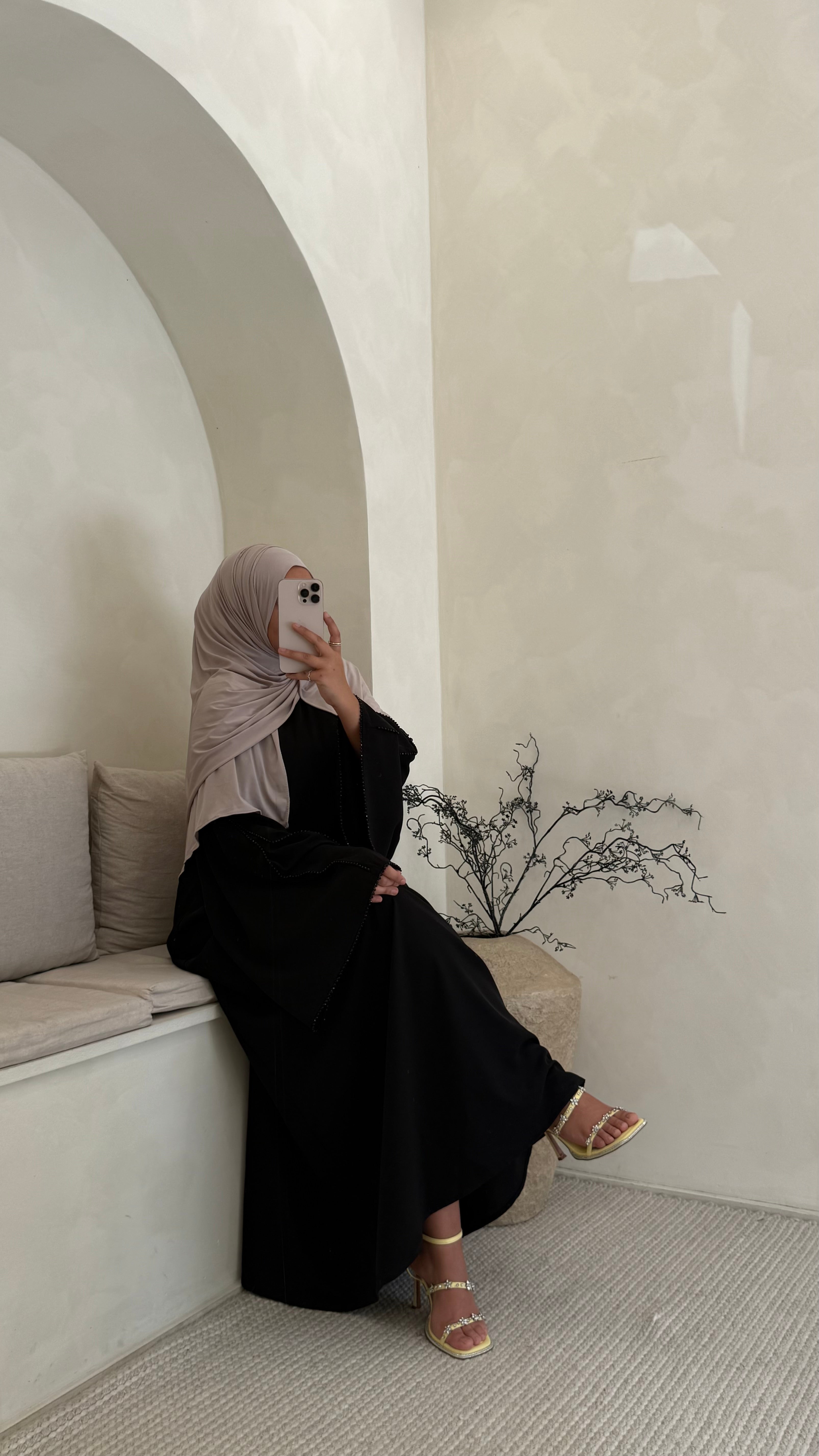 Abaya Qamar