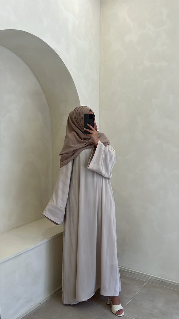 Abaya Isara