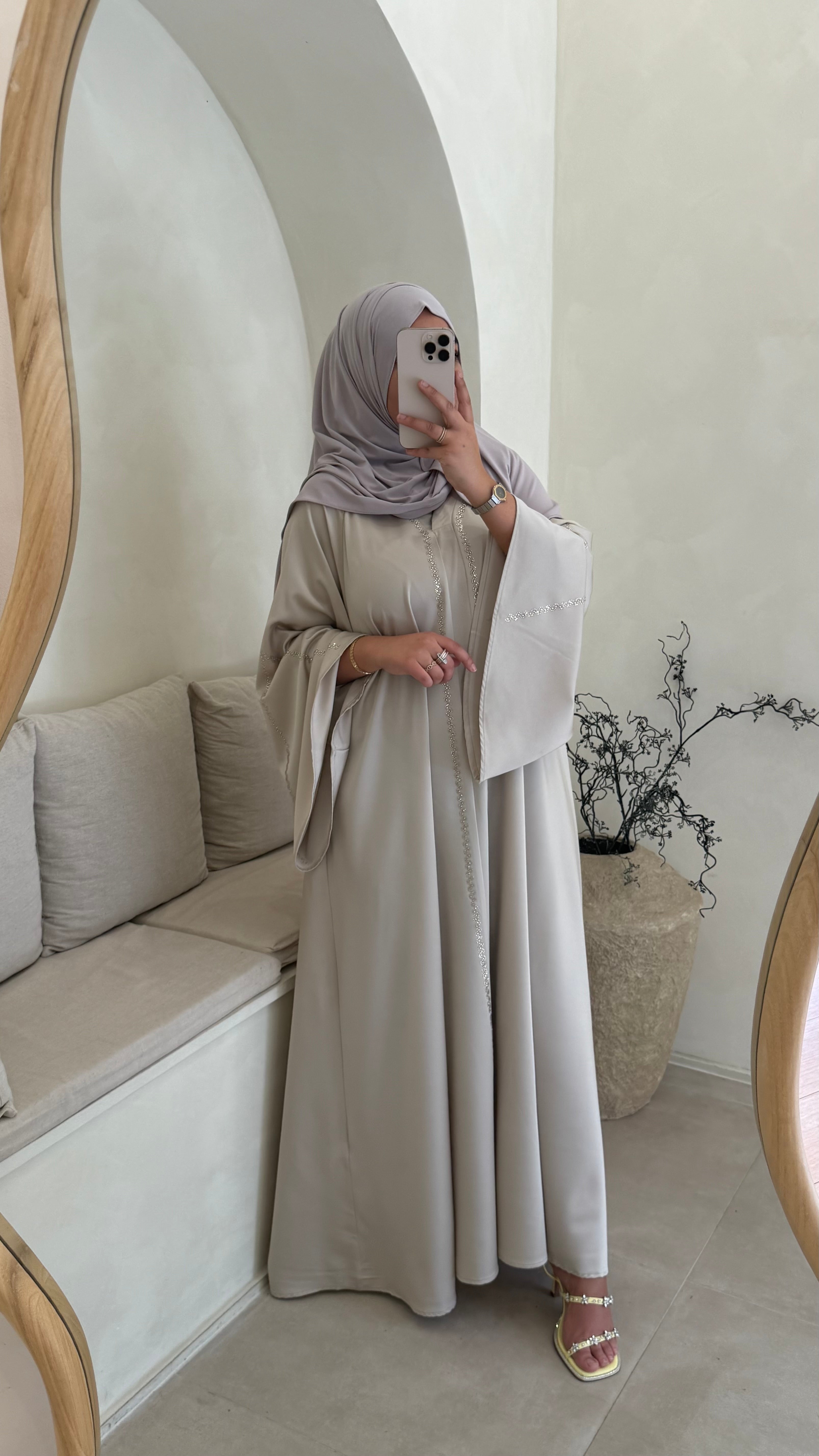 Abaya Lina